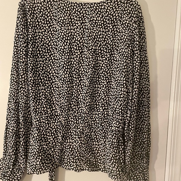 Talbots Faux Wrap Top Size Large - Picture 4 of 7